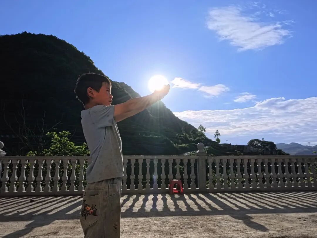 接太阳的弟弟